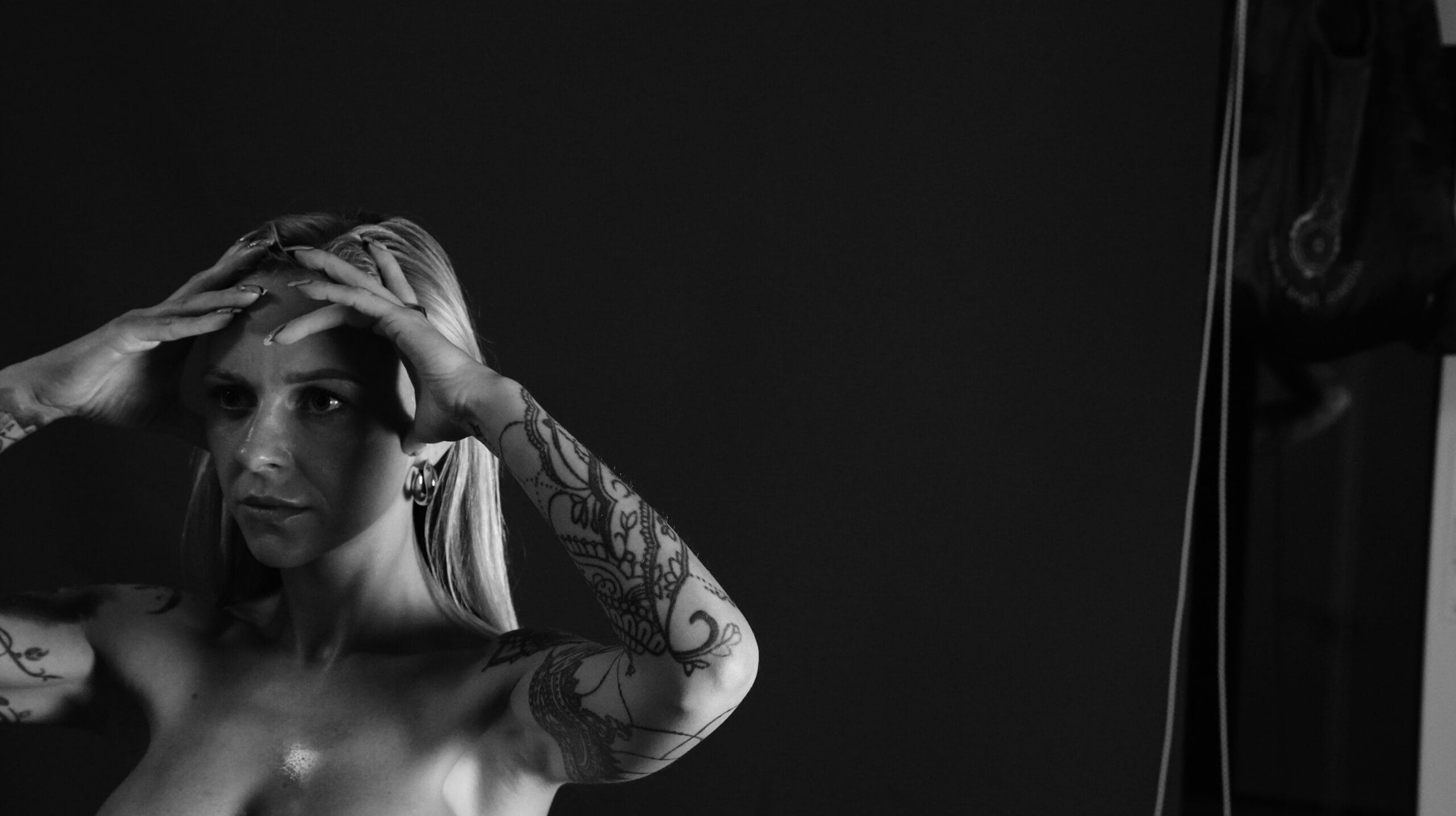 Meva Cień Studio Portret B/W