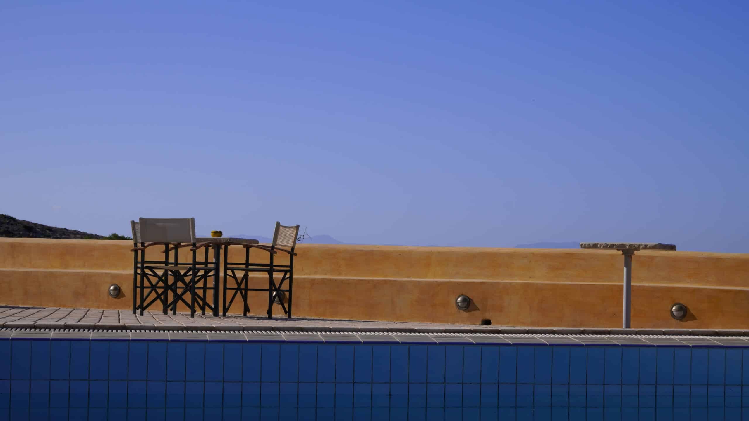 Taras Instytutu Integralnego The Place na Krecie – cisza, przestrzeń i naturalne światło wspierające regulację układu nerwowego